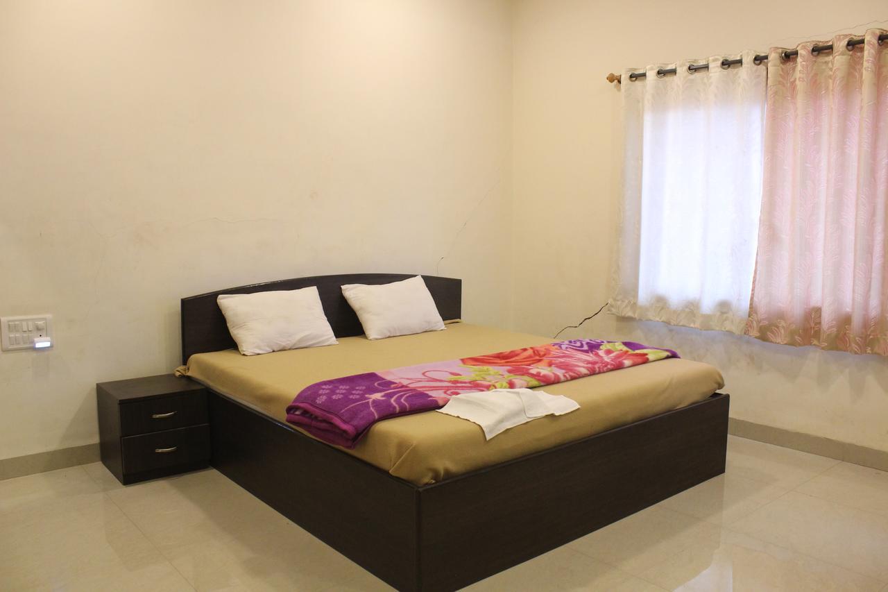 פנצ'גאני Malhar Bungalow מראה חיצוני תמונה