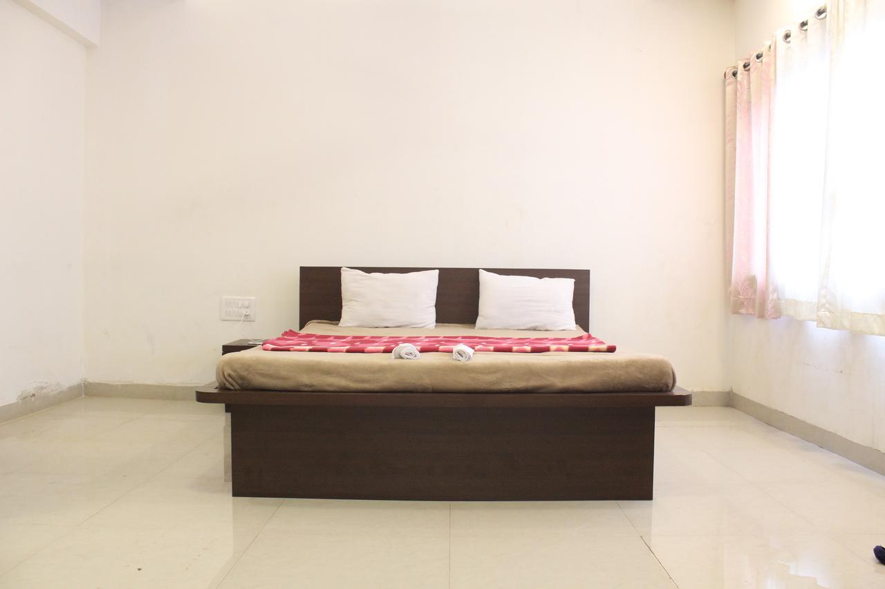 פנצ'גאני Malhar Bungalow מראה חיצוני תמונה